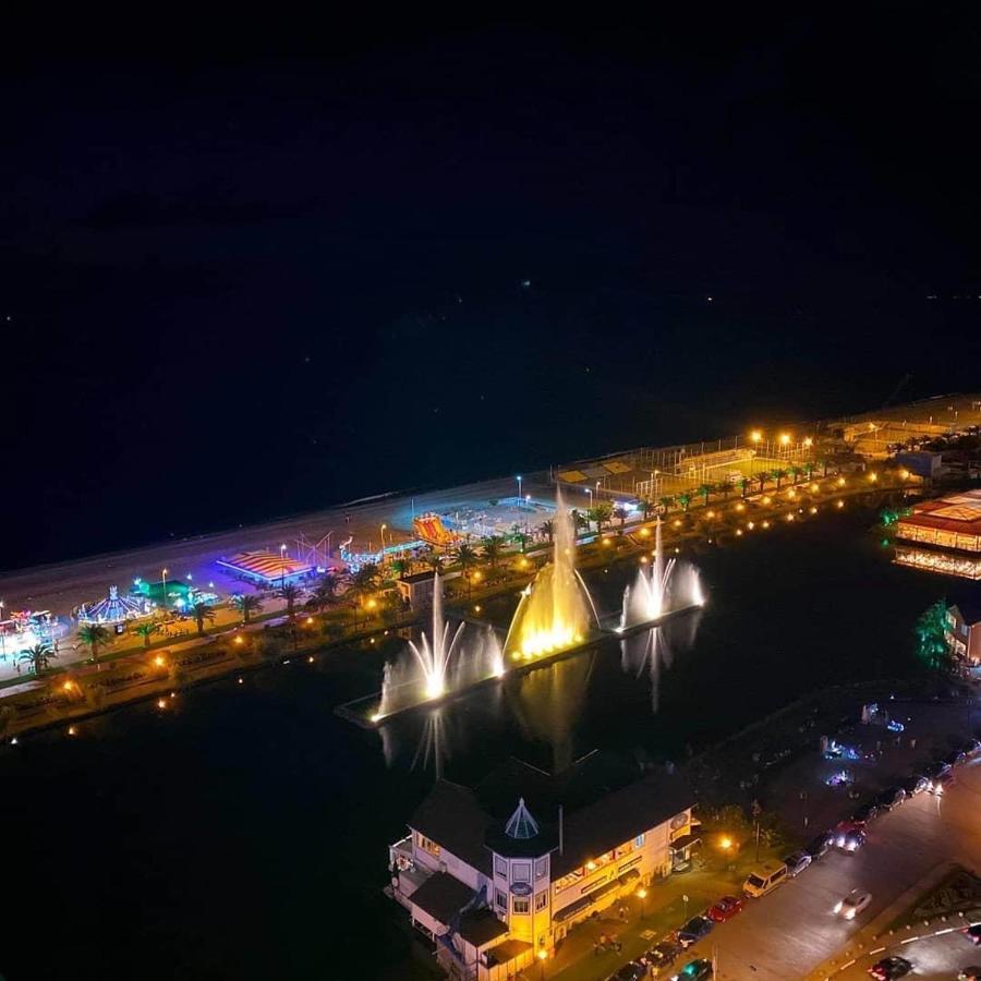 Hotel Orbi City Batumi Bagian luar foto