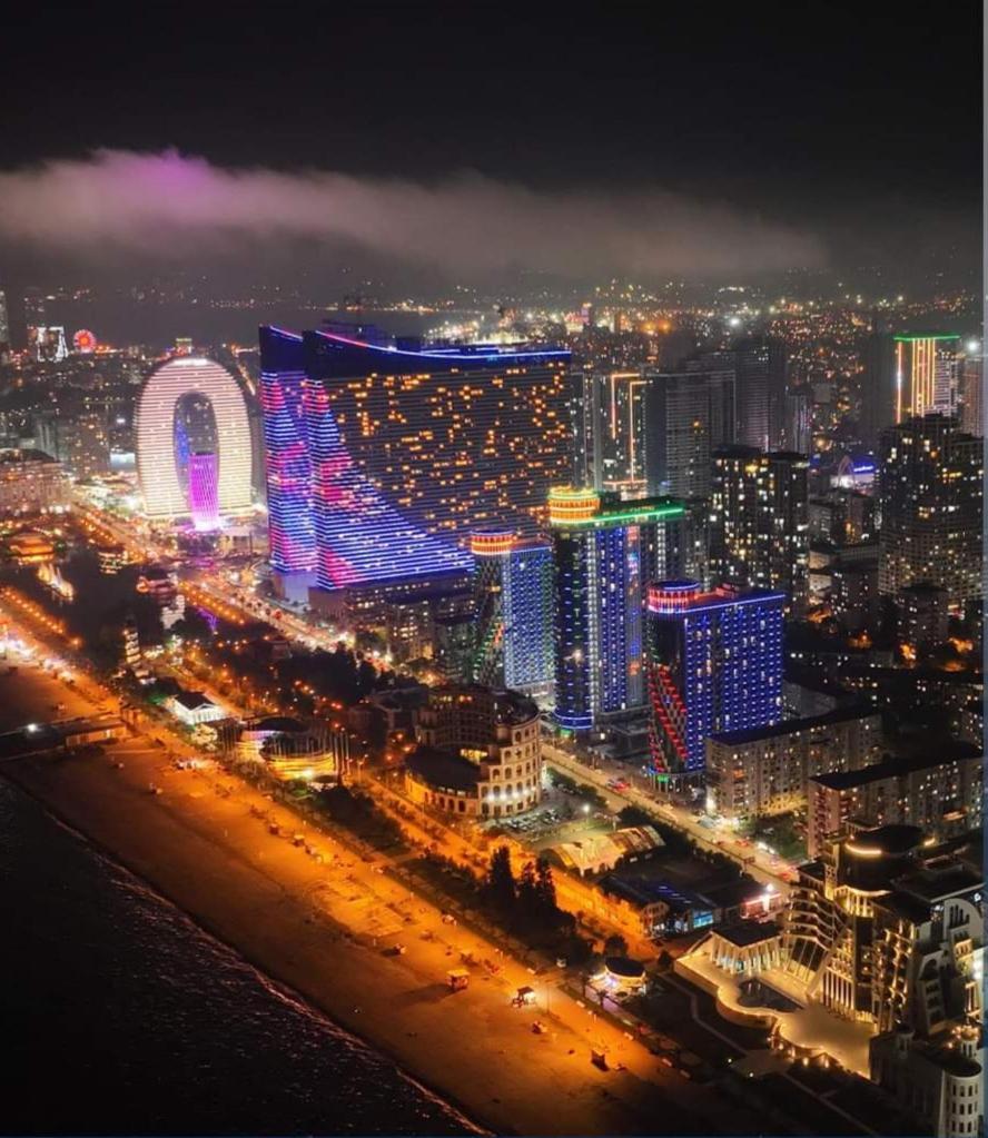 Hotel Orbi City Batumi Bagian luar foto